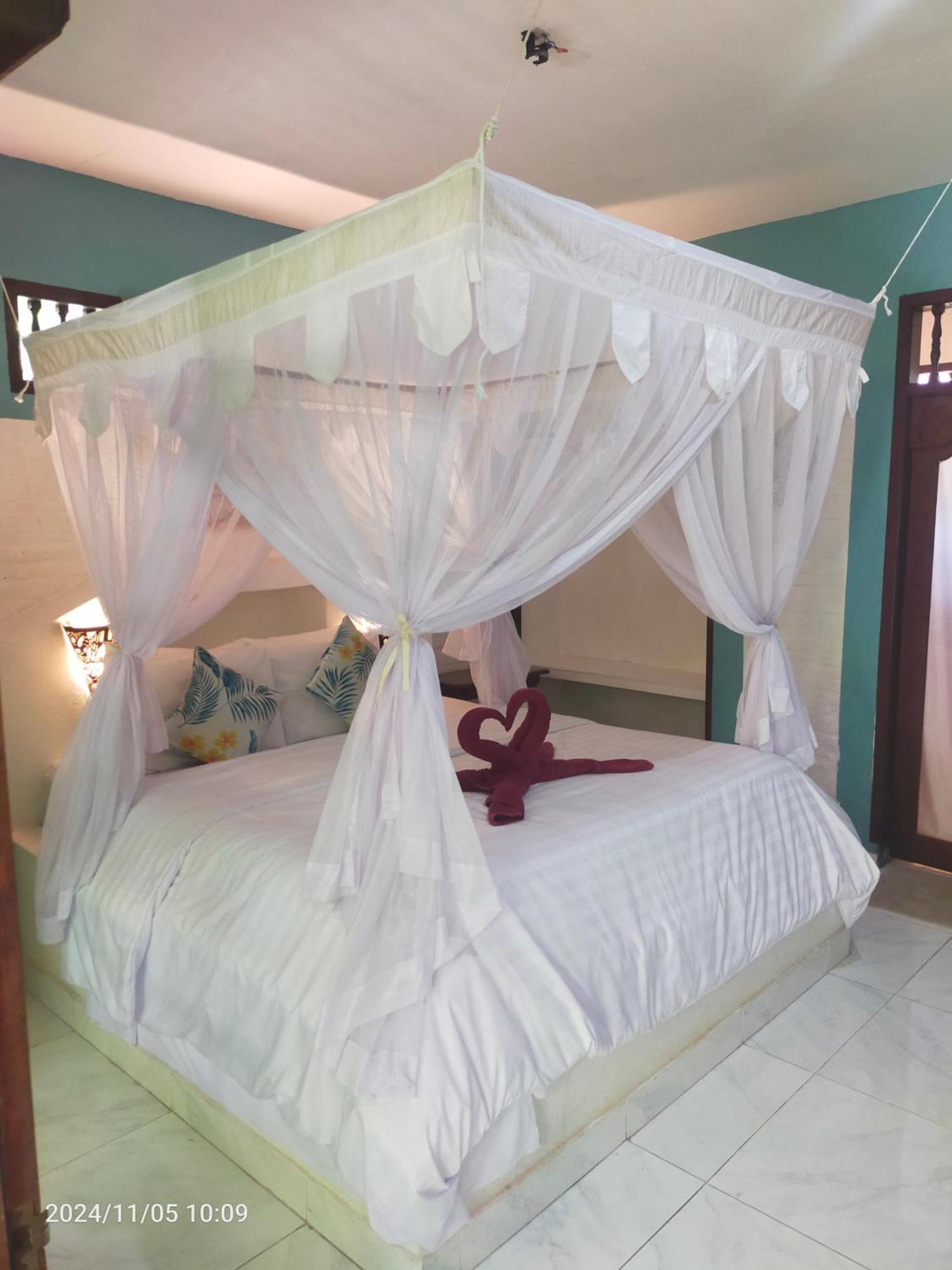 Puri Oka Beach Bungalows Candidasa Екстериор снимка