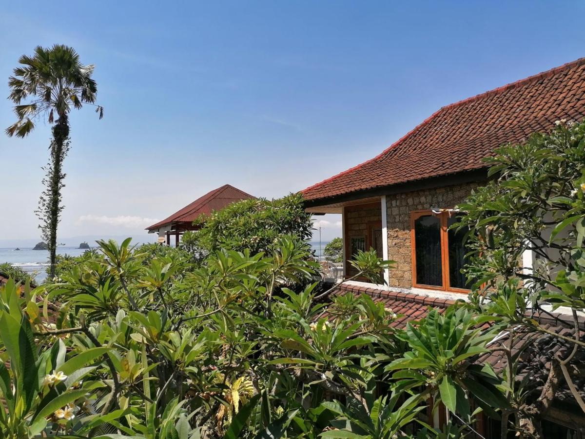 Puri Oka Beach Bungalows Candidasa Екстериор снимка